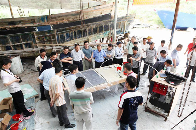 廣東博皓在廣東省陽江市東平鎮(zhèn)舉辦了玻璃鋼漁船圖紙審查及模板制作經(jīng)驗交流會,并提供“真空導入”現(xiàn)場演示 -2