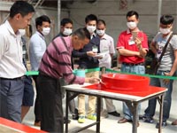 模具實(shí)操--第七期廣東博皓玻璃鋼模具制作培訓(xùn)班 模具實(shí)操--第七期廣東博皓玻璃鋼模具制作培訓(xùn)班