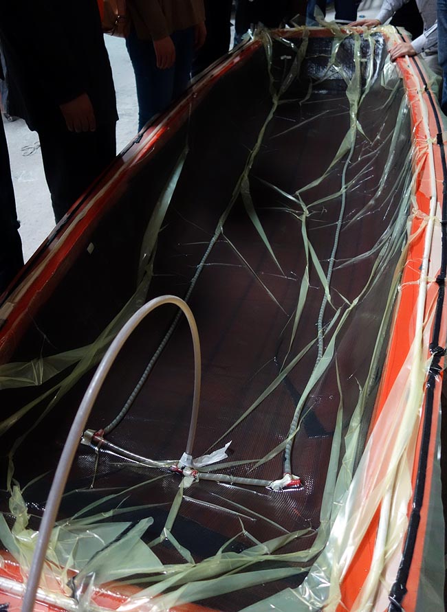 FRP真空成型（真空導入）設(shè)備機器演示