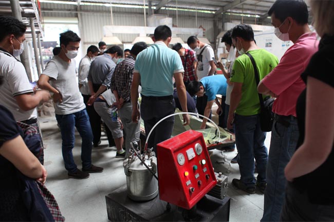 啟動設(shè)備,開始進(jìn)行真空導(dǎo)入